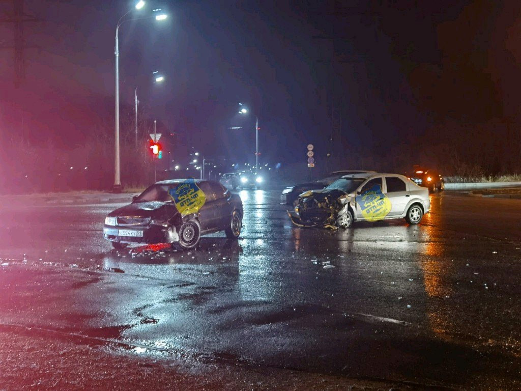 Два легковых автомобиля попали в ДТП на Верхне-Ростинском шоссе в Мурманске  | Информационное агентство «Би-порт»