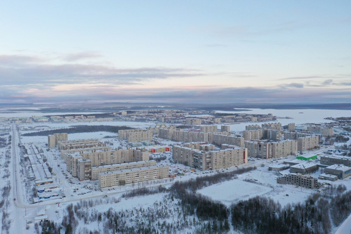 Мурманск мончегорск. Мончегорск Мурманская область. Город Мурманск Мончегорск. Мончегорск центр города. Мончегорск город Заполярье.