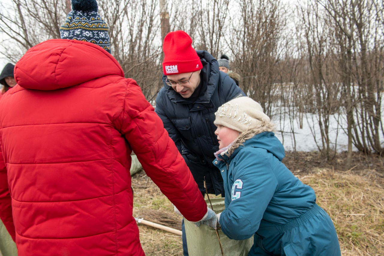 В Мурманске начались общегородские субботники | Информационное агентство  «Би-порт»