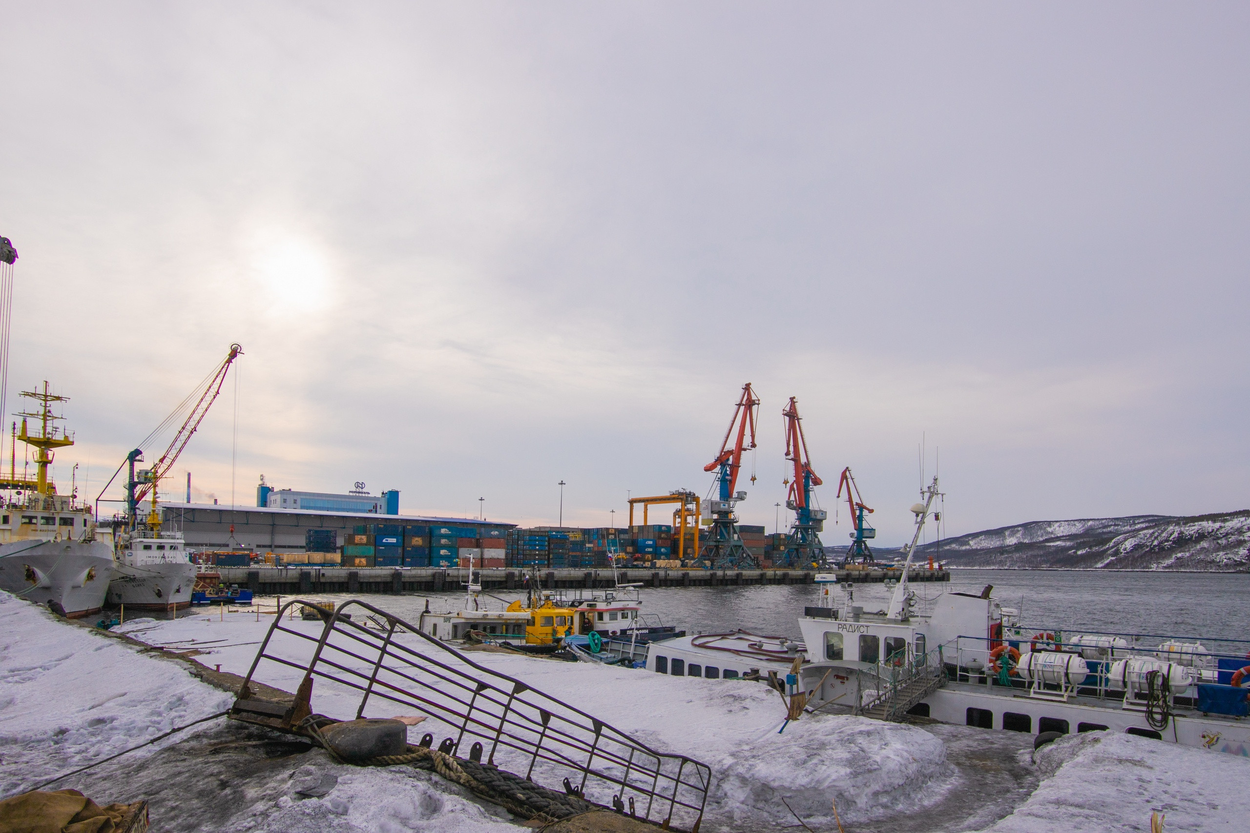 Би порт новости. Севморпуть из Мурманска. Кольский мост. Роста Мурманск. Мурманский мост.