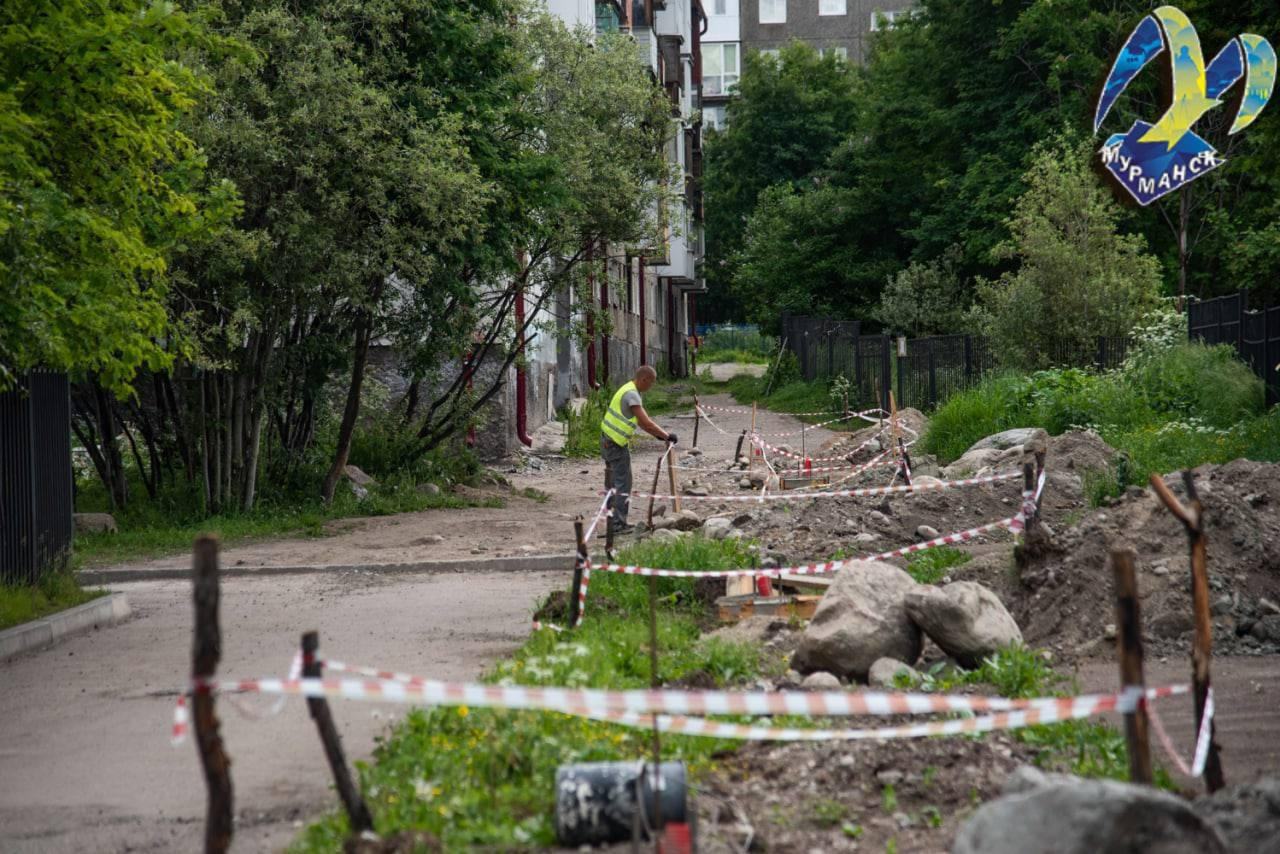 В Мурманске обновляют пешеходную дорогу к школе №41 и прогимназии №51 |  Информационное агентство «Би-порт»