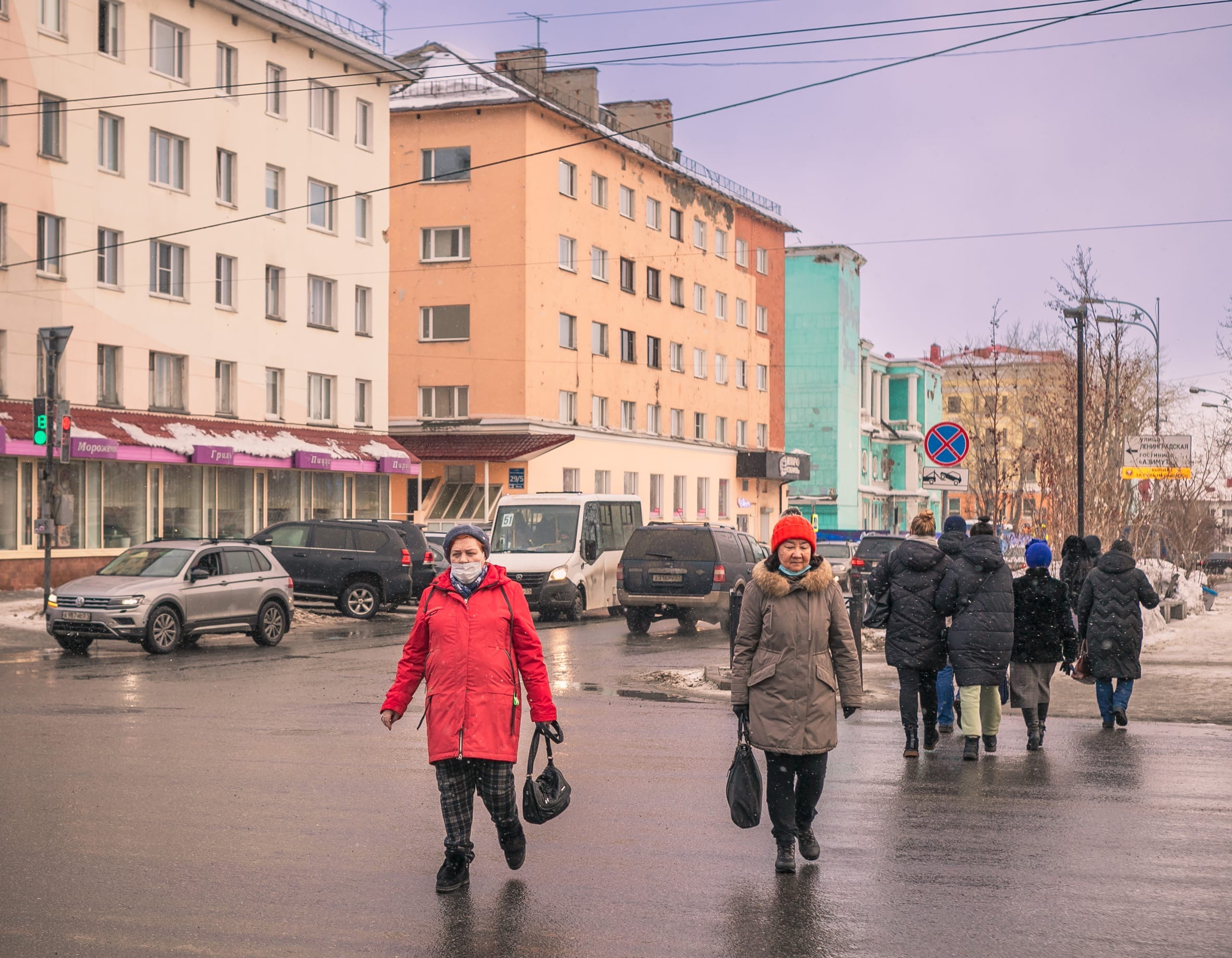 Население мурманской. Мурманск люди. Мурманск население. Октябрьский район Мурманск. Мурманск население Мурманск 2022.