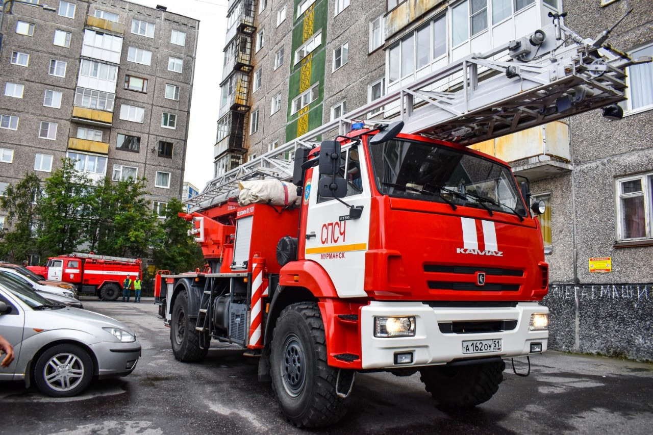 Строительный мусор сгорел в подвале мурманской девятиэтажки |  Информационное агентство «Би-порт»