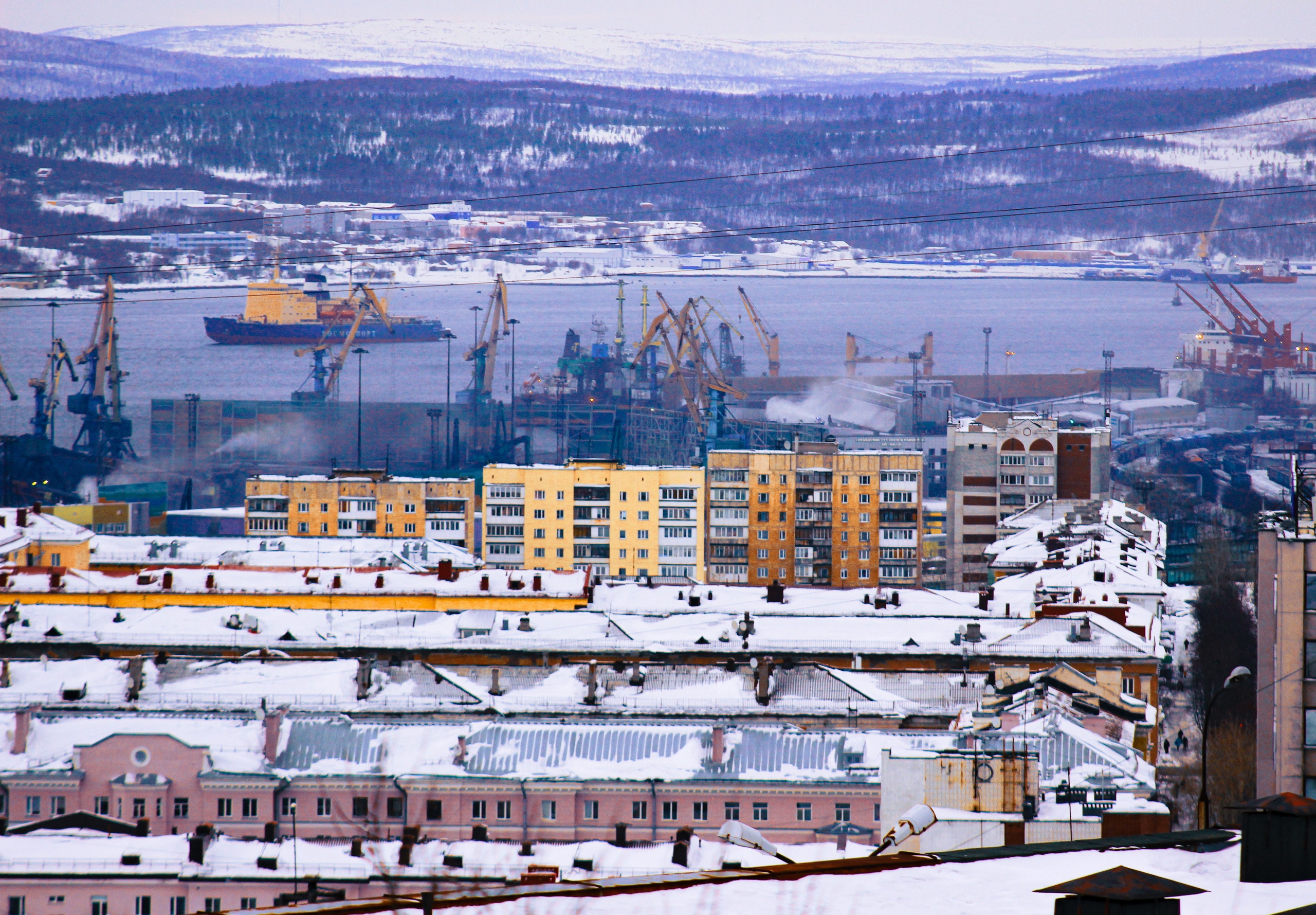 Би порт мурманск. ВРП Мурманской области 2020. Мурманская область Мечел. Пейзажи Мурманска и Мурманской области индустриальные. Мурманская область радиоэкология.