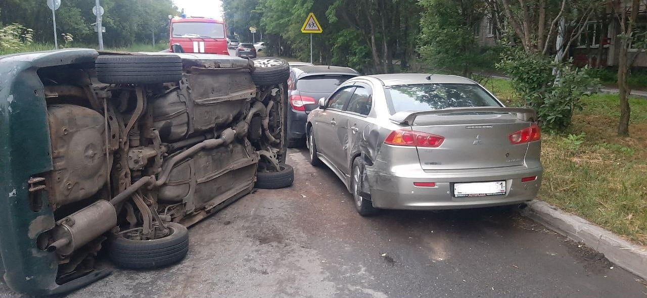 Фото аварии машин ночью