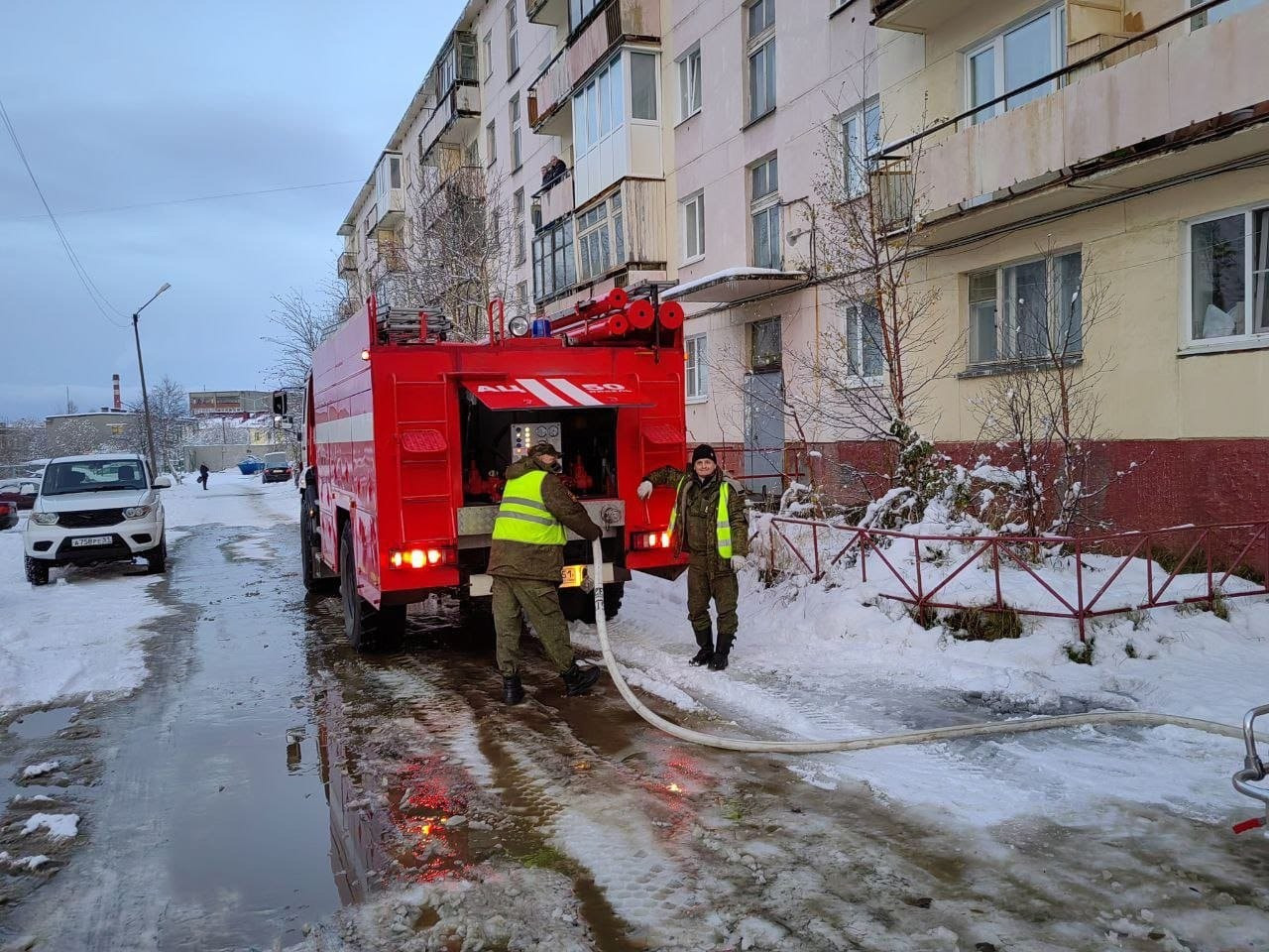 При пожаре в Никеле спасли человека | Информационное агентство «Би-порт»