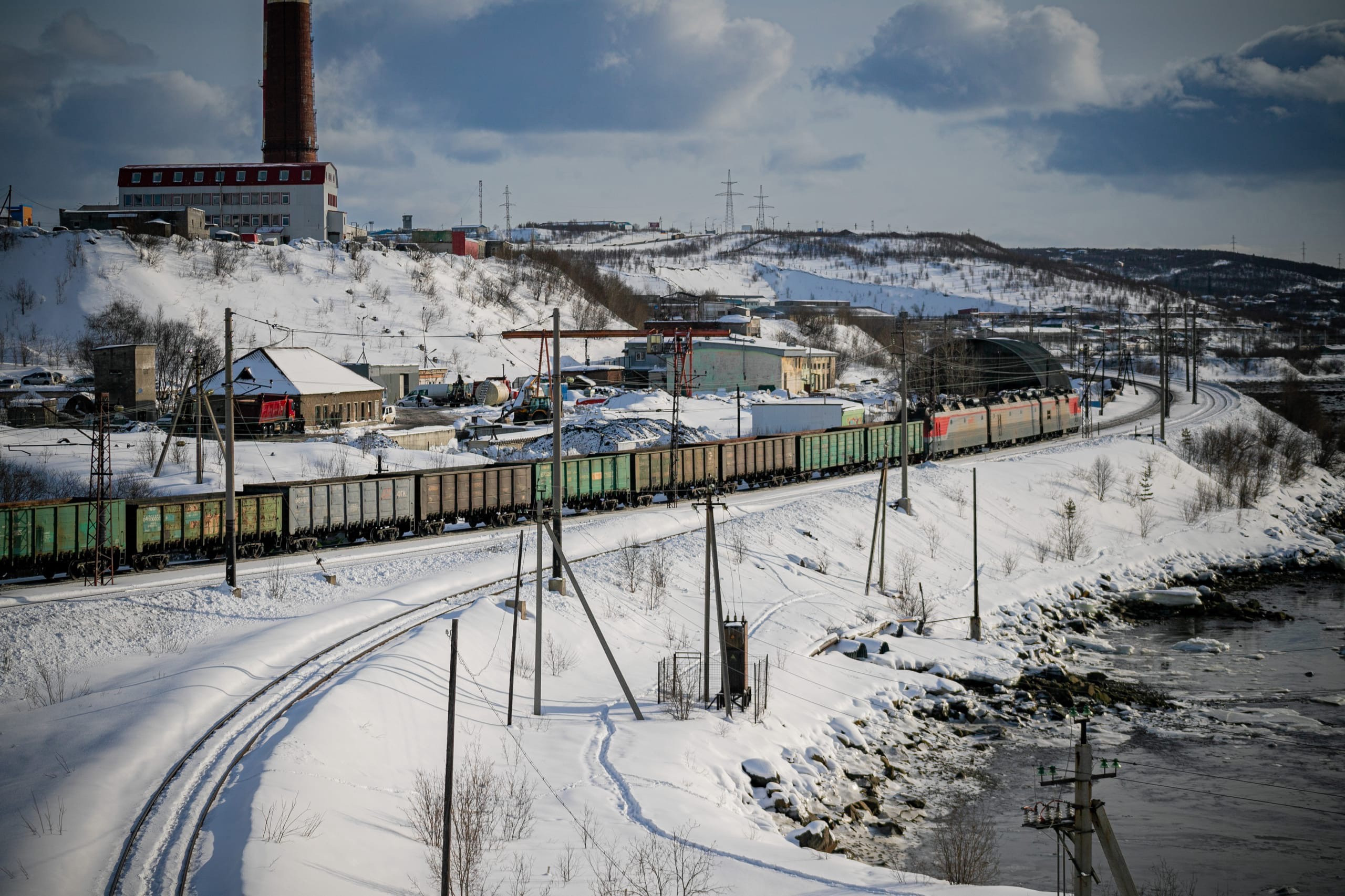 Взгляд северный. Мурманск. Октябрьский (Мурманская область). Мурманск новый порт. Строительство Октябрьской железной дороги китайцы Мурманск.