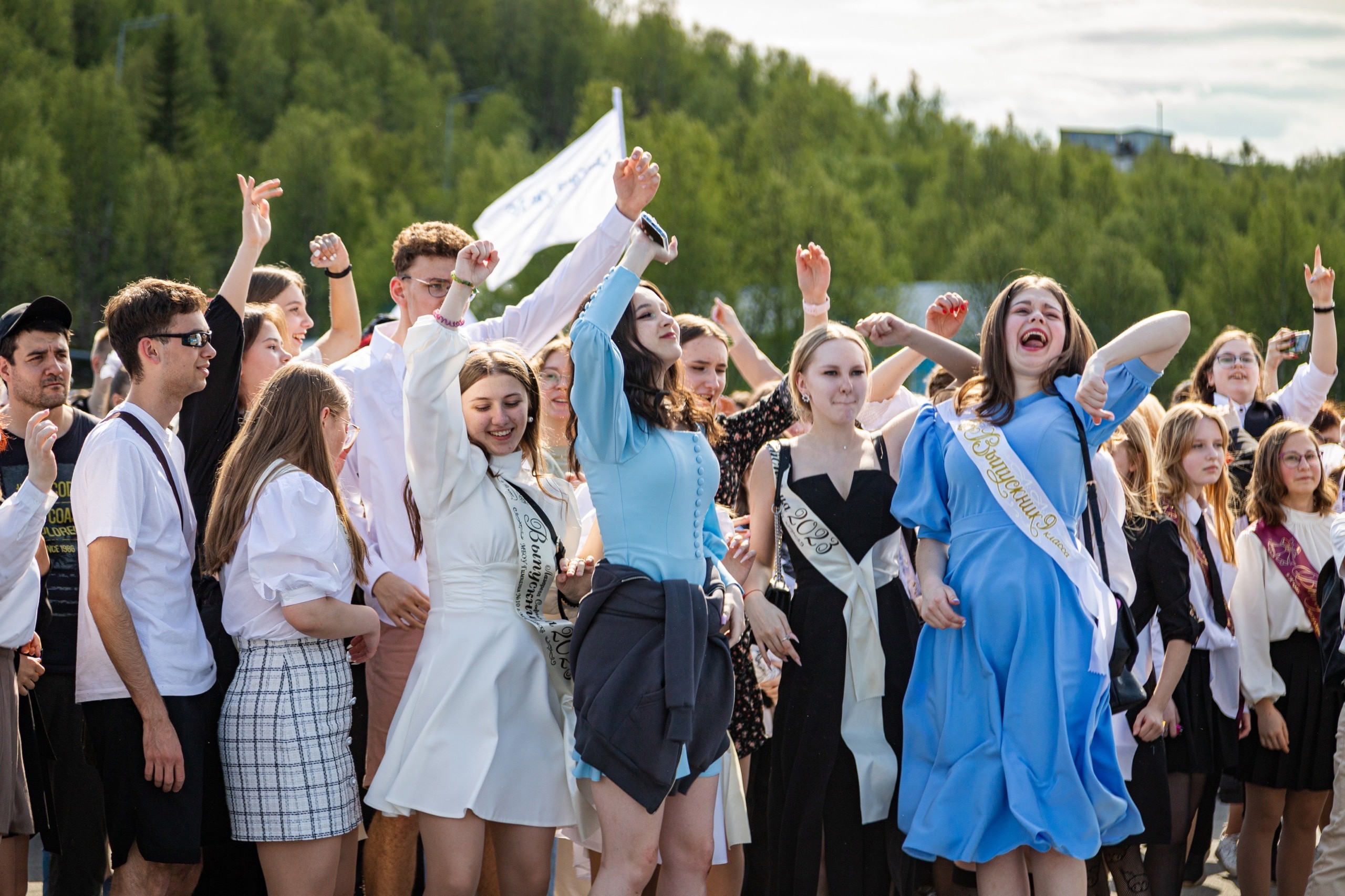 Последний звонок мурманск. Причёски на последний звонок 11 класс. Фестиваль субкультур. Лицей 2 Мурманск. Межрегиональный фестиваль молодёжных субкультур «в ритме улиц».