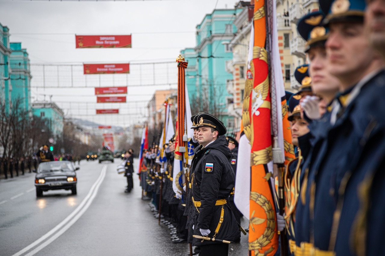 Более девяти тысяч военнослужащих пройдут по Красной площади 9 мая |  20.03.2024 | Мурманск - БезФормата