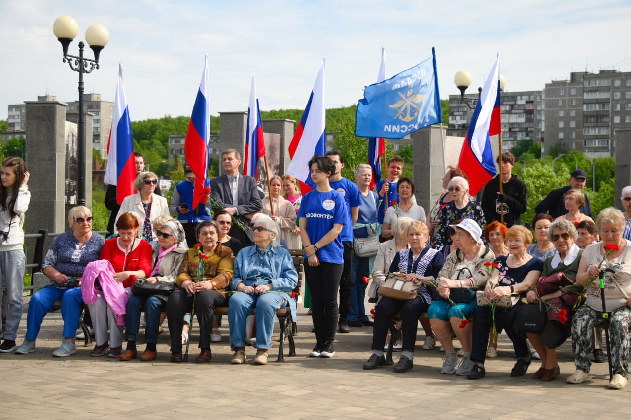 В Мурманске прошёл митинг в честь Дня стойкости и мужества мурманчан в годы  Великой Отечественной войны | Информационное агентство «Би-порт»