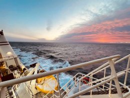 Вид с рыболовного судна на море