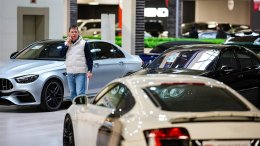 Салон по продаже автомобилей.