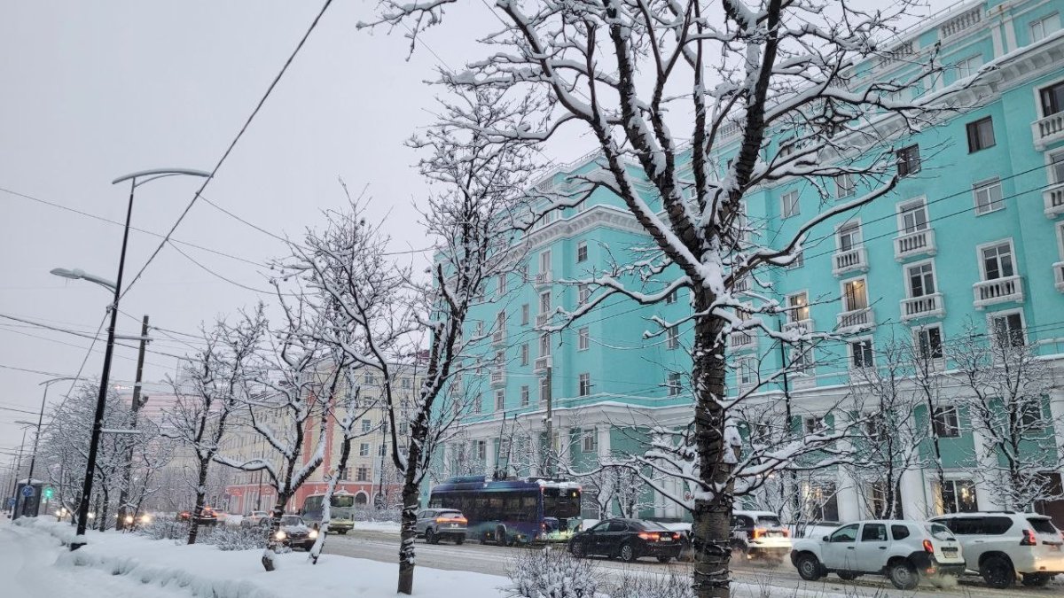 Проспект Лпенина в городе Мурманске зимой.