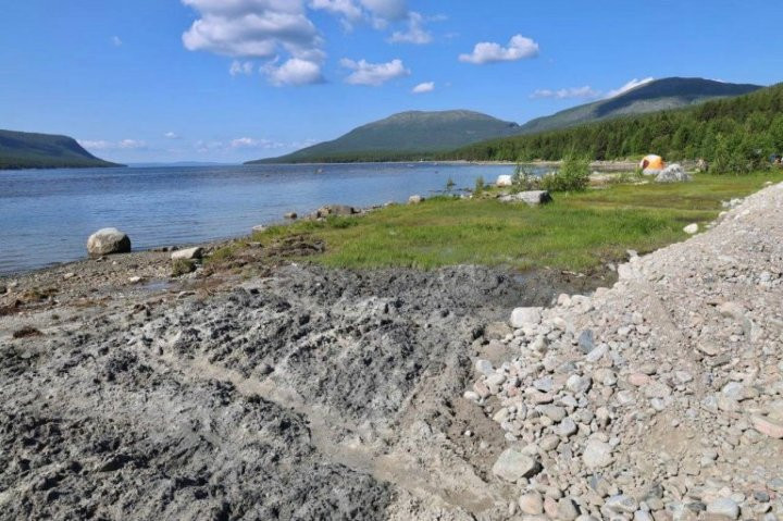 Берег Колвицкой губы в Кандалакшском округе.