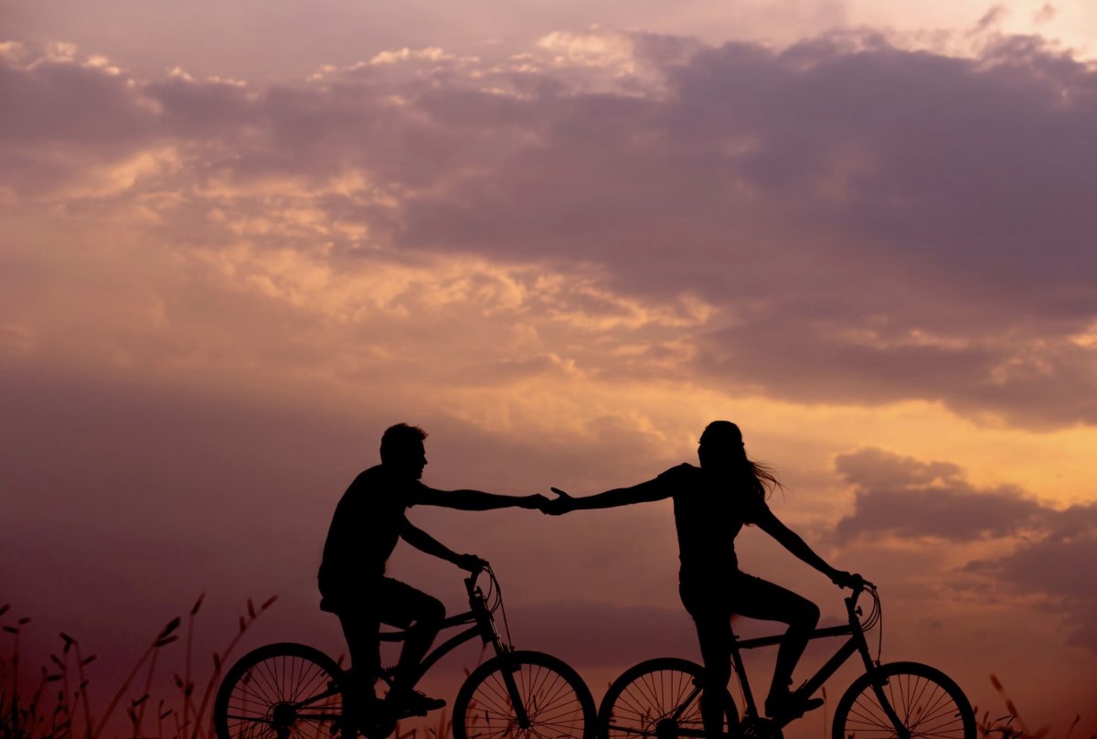 Пара на велосипедах