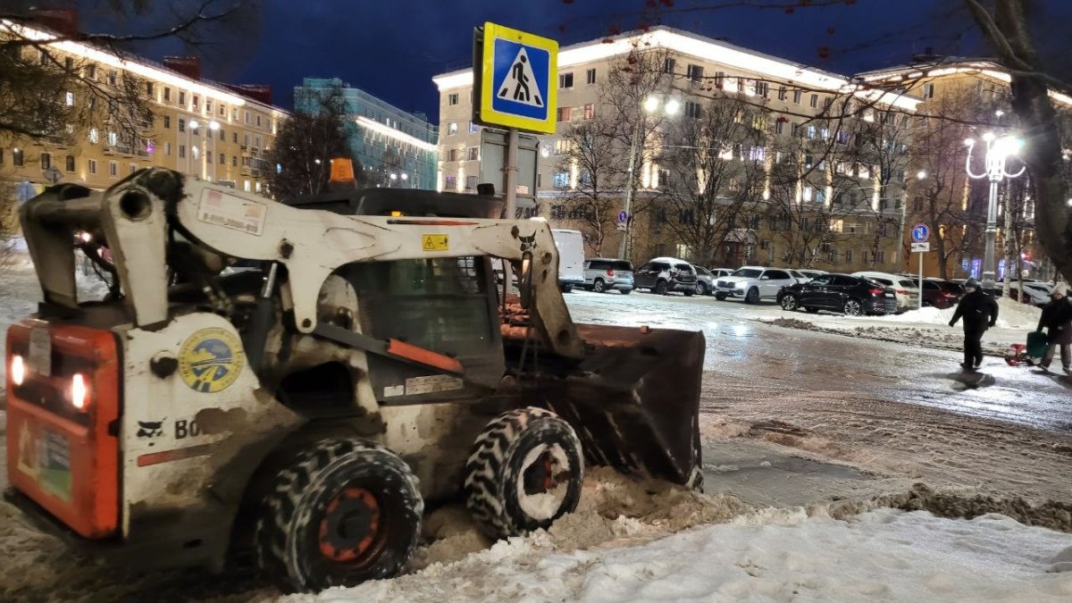 Уборка дорог в Мурманске