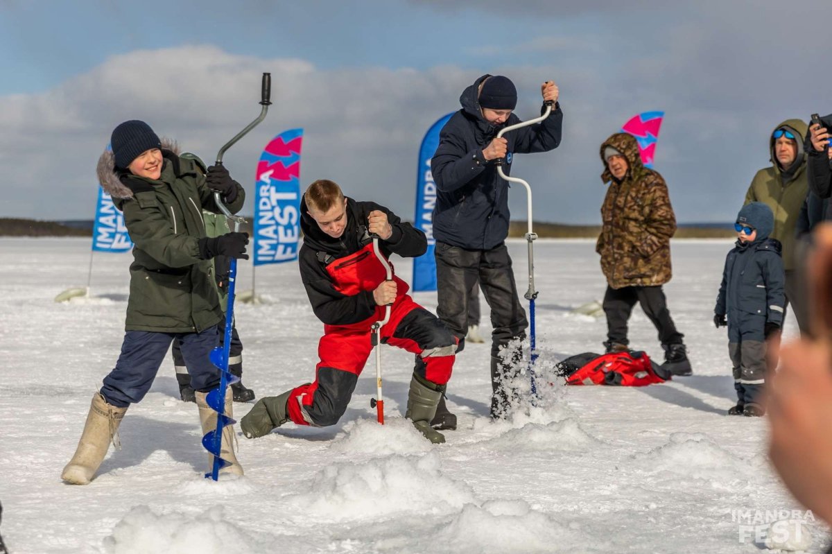 Турнир по зимней рыбалке на озере Имандра под Мончегорском