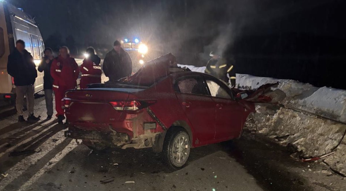 Разбитая Kia после аварии