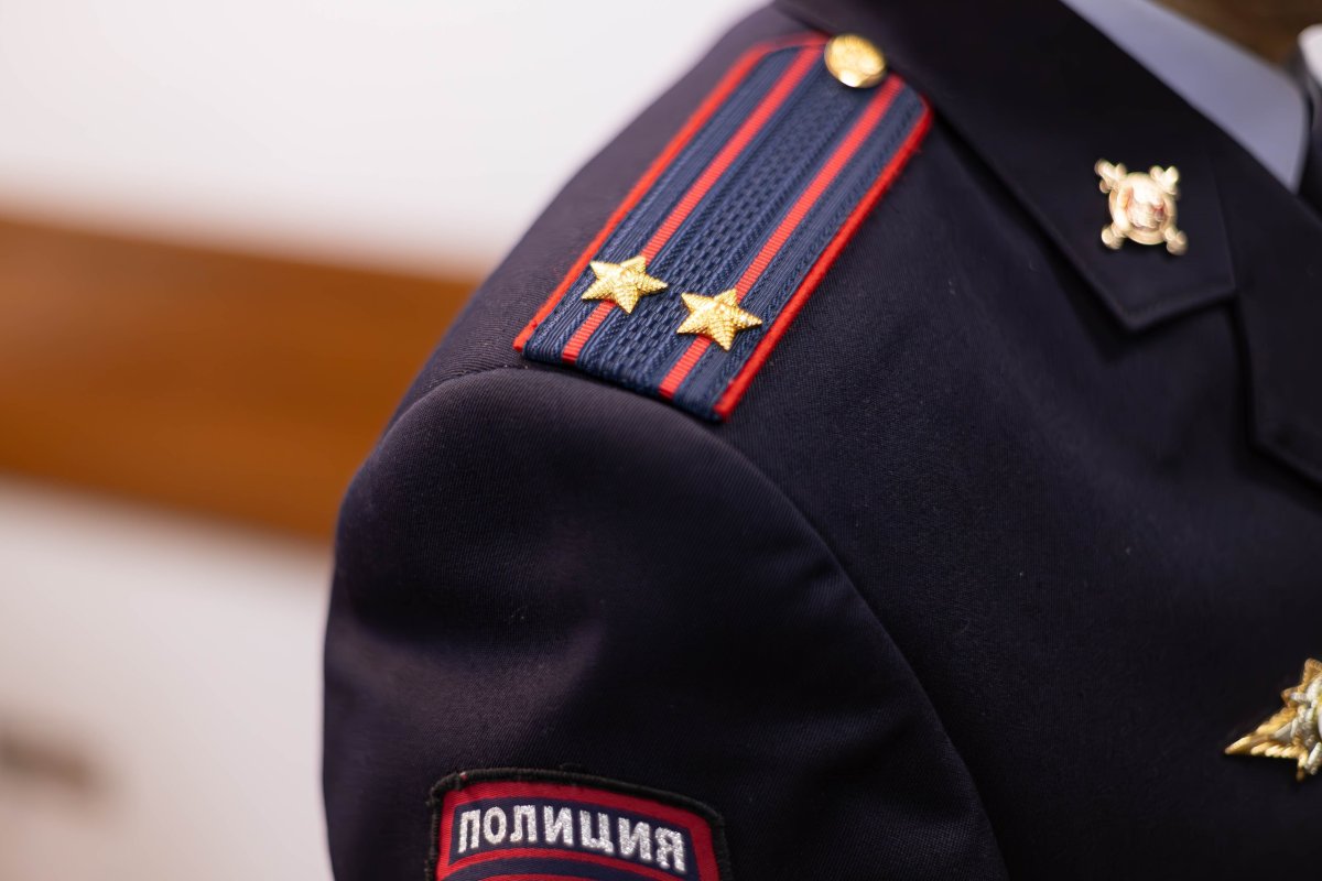 Китель полицейского с погонами