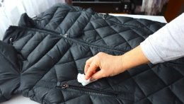 чистка черного пуховика
