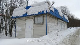Заброшенный ларёк зимой