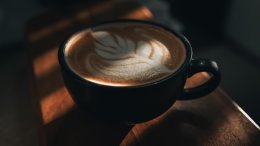 чашка капучино с рисунком на пенке