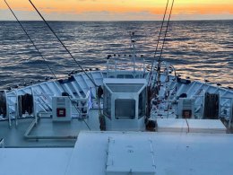 Нос судна в море