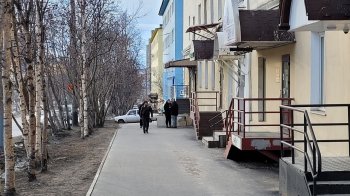 Люди на улицах Мурманска