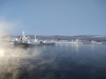 Суда в Кольском заливе зимой