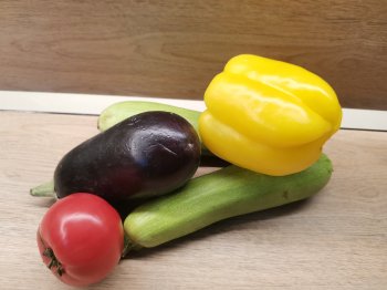 Помидор, баклажан, перец и кабачок