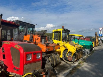 Дорожная техника на стоянке