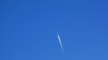 Самолёт в небе