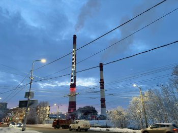 Трубы Мурманской ТЭЦ.