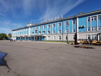 Площадь у морвокзала в Мурманске.