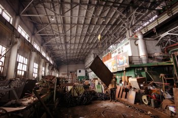 Внутри Мурманского судоремонтного завода.