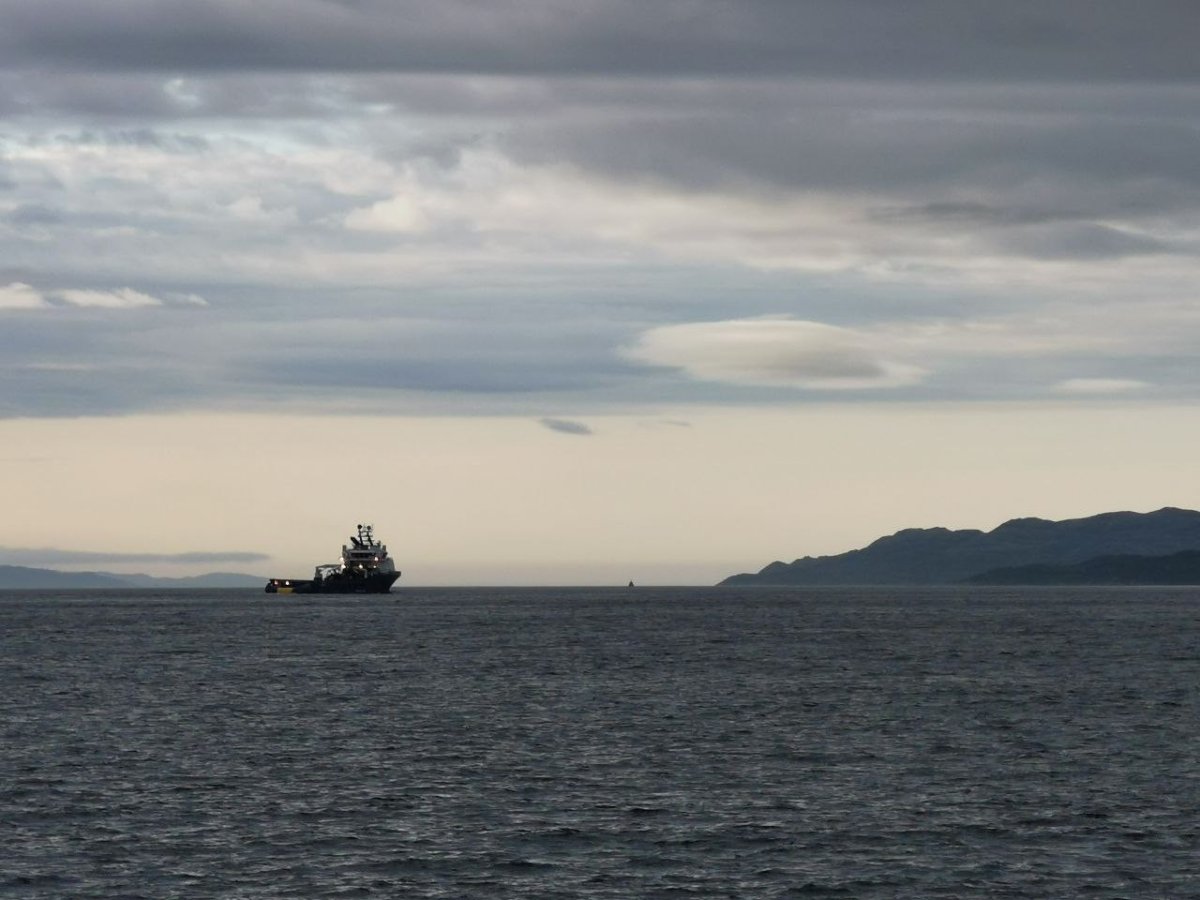 Корабль в море.