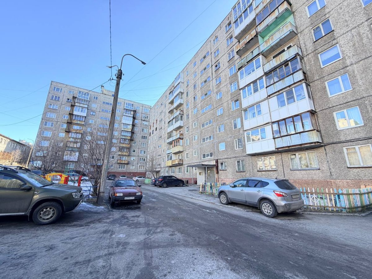 Дом №21 по улице Старостина в Мурманске.