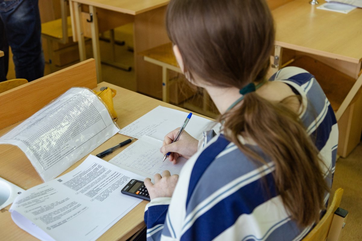 Школьник на экзамене.