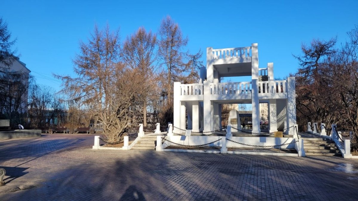 Памятник жертвам интервенции в Мурманске