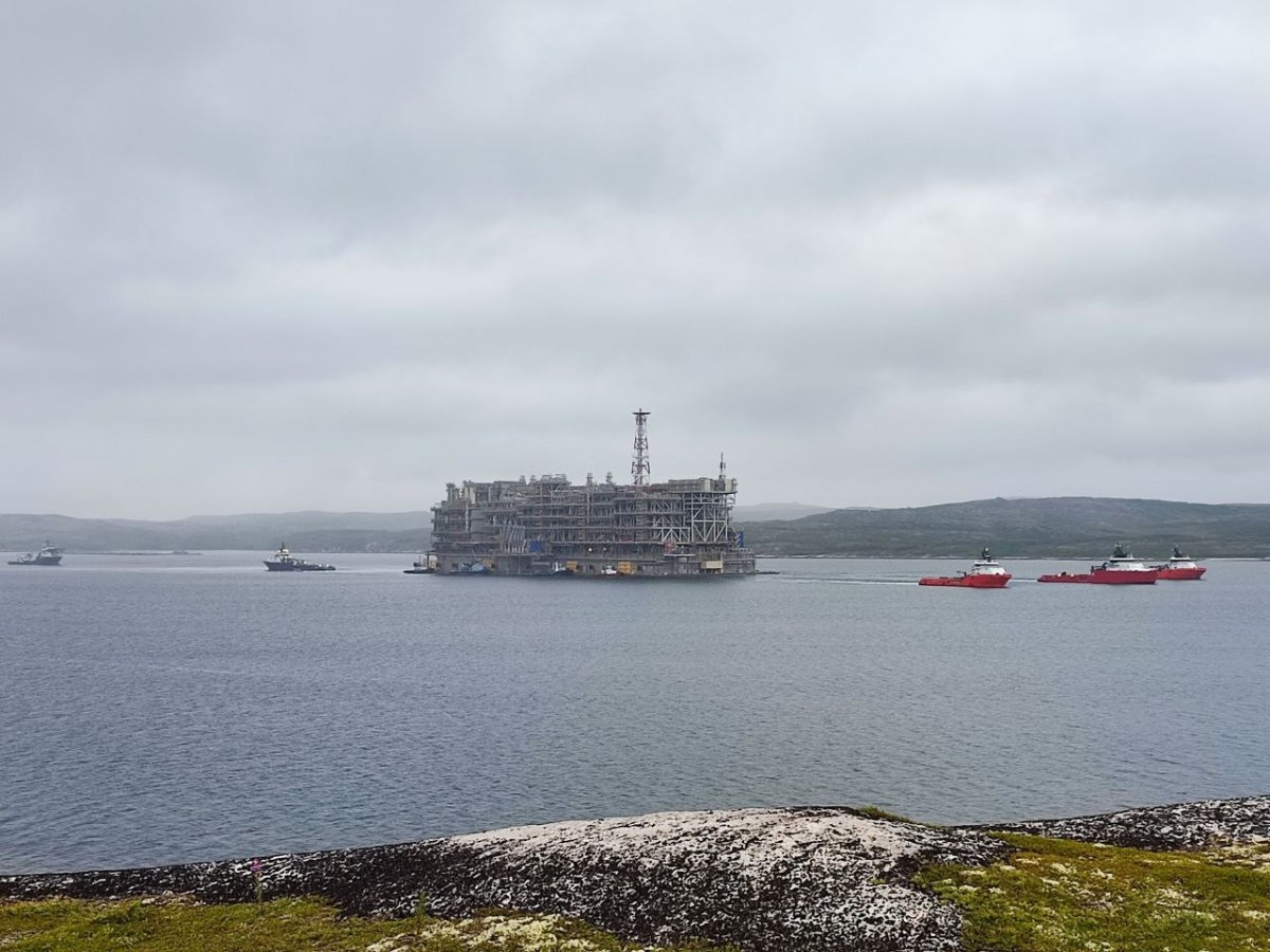 Первая технологическая линия завода СПГ в Кольском заливе