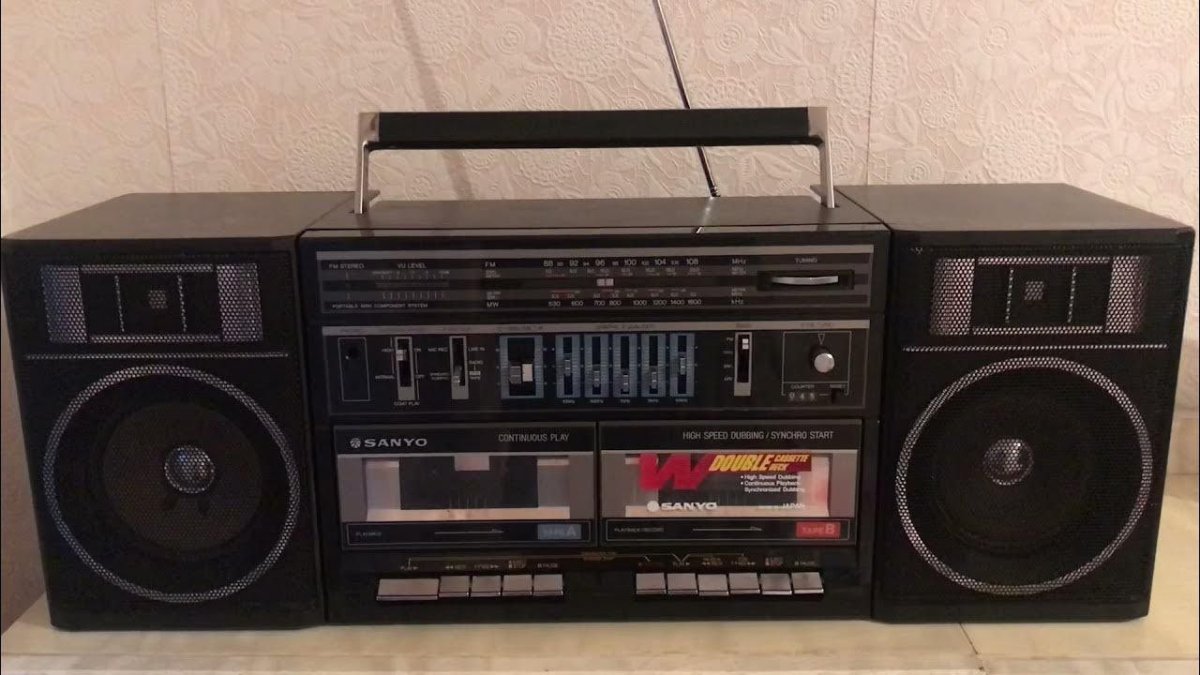 двухкассетный магнитофон