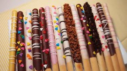 палочки с глазурью и посыпкой