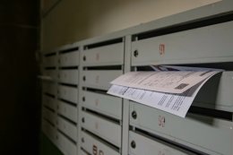 Почтовые ящики с квитанциями.