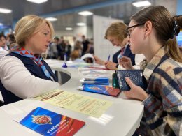 Специалист и соискатель на Ярмарке трудоустройства в Мурманске