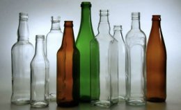 пустые стеклянные бутылки