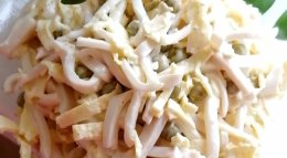 салат с кальмарами