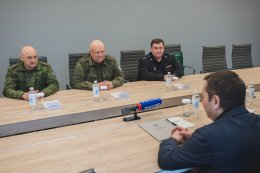 Заместитель руководителя пограничной службы ФСБ России генерал-полковник Владимир Стрельцов и начальник пограничного управления ФСБ России по Республике Карелия Владимир Щемелинин.