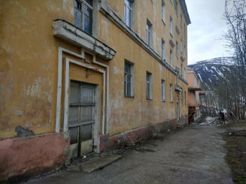 Старое здание в Кандалакше