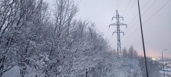 Линия электропередачи в Мурманске