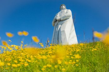 Памятник Алёша в Мурмнаске.